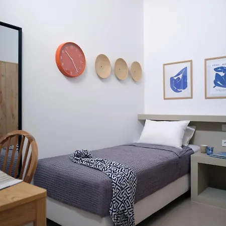 Sunset Rocks Apartment
