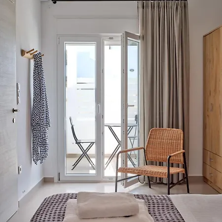 Sunset Rocks Apartment Parasporos